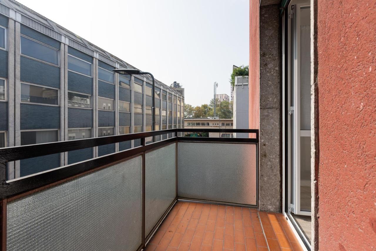Cagnola Cozy Apartament With Balcony Mediolan Zewnętrze zdjęcie